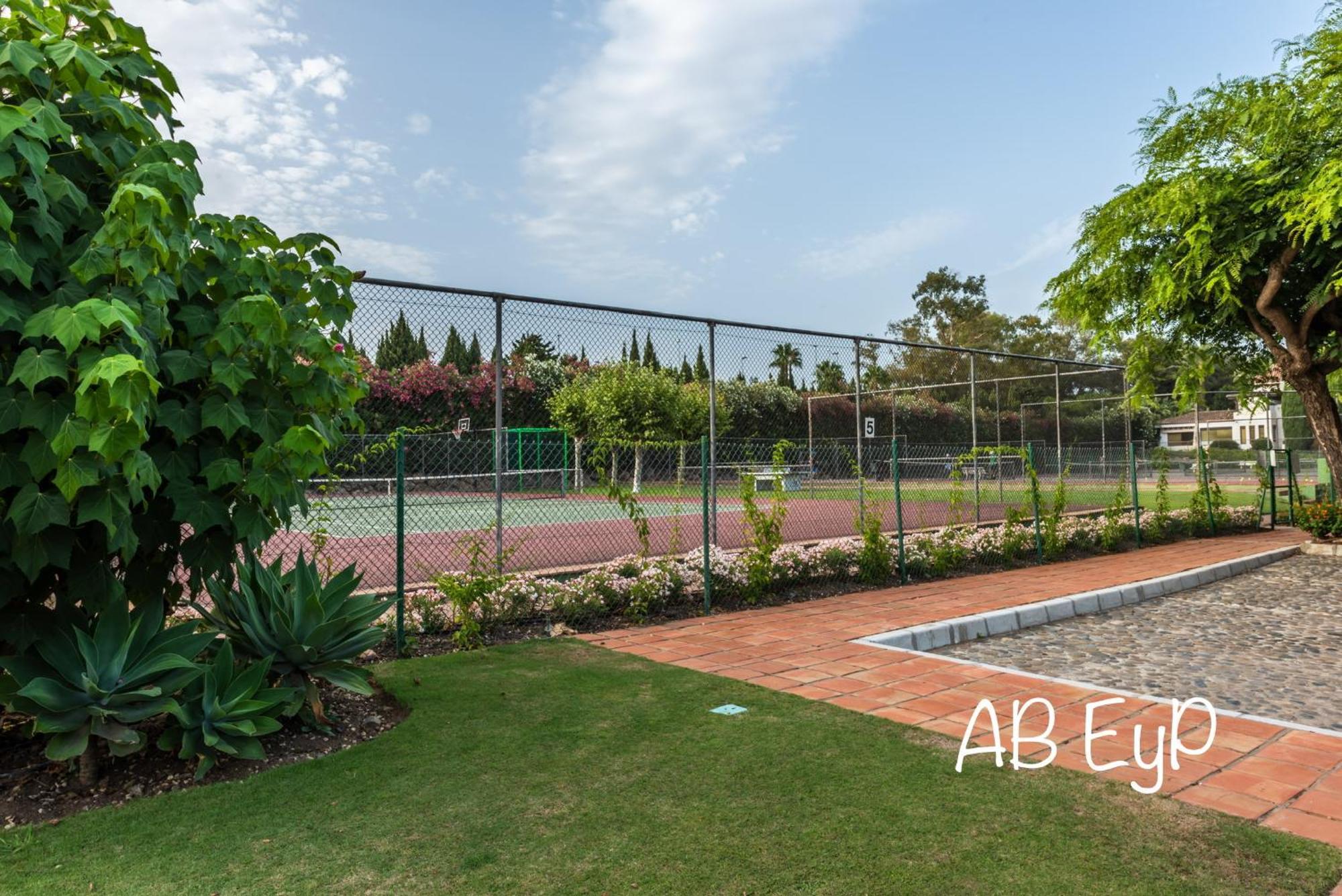 Alcazaba Beach Apartment Estepona Luaran gambar