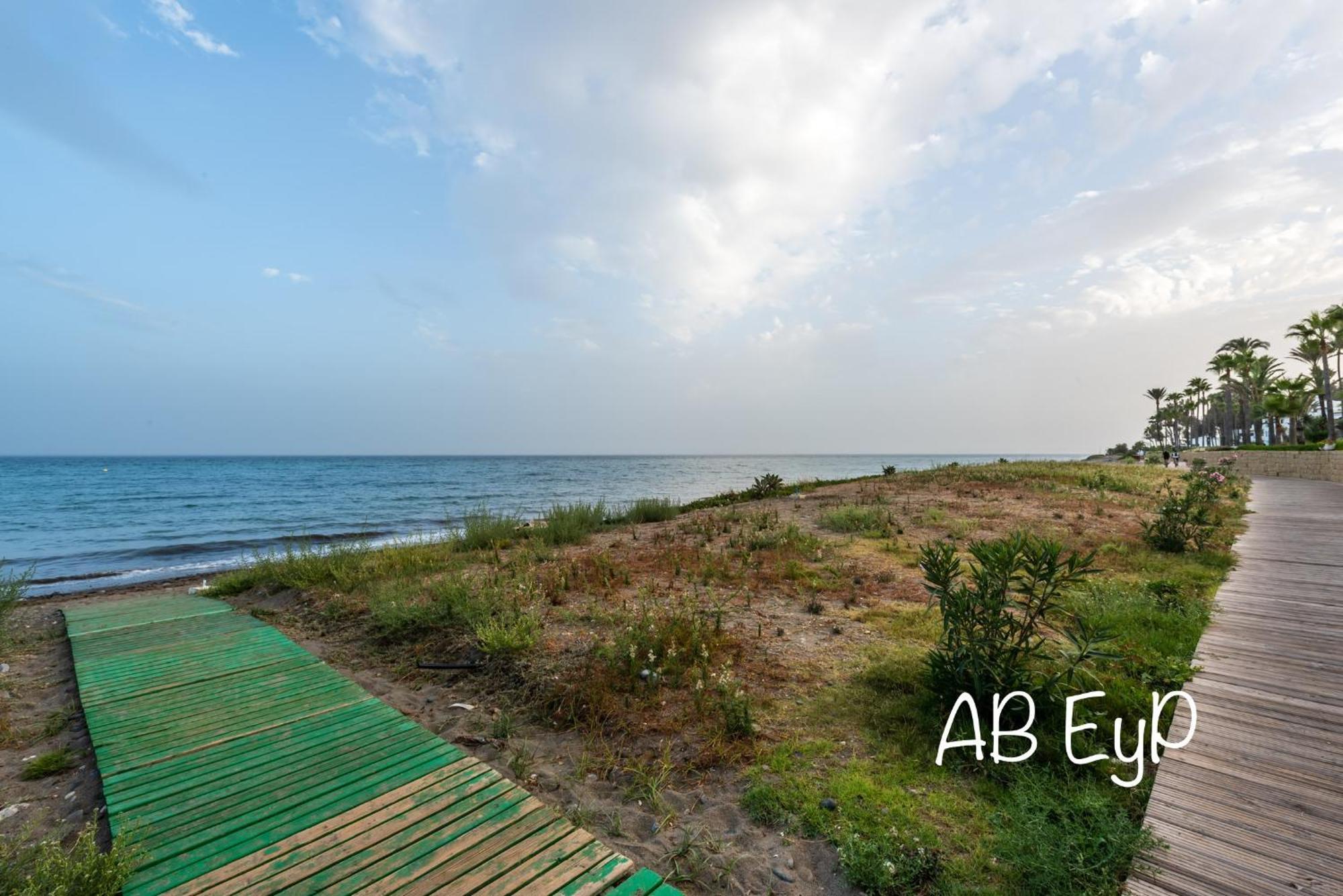Alcazaba Beach Apartment Estepona Luaran gambar