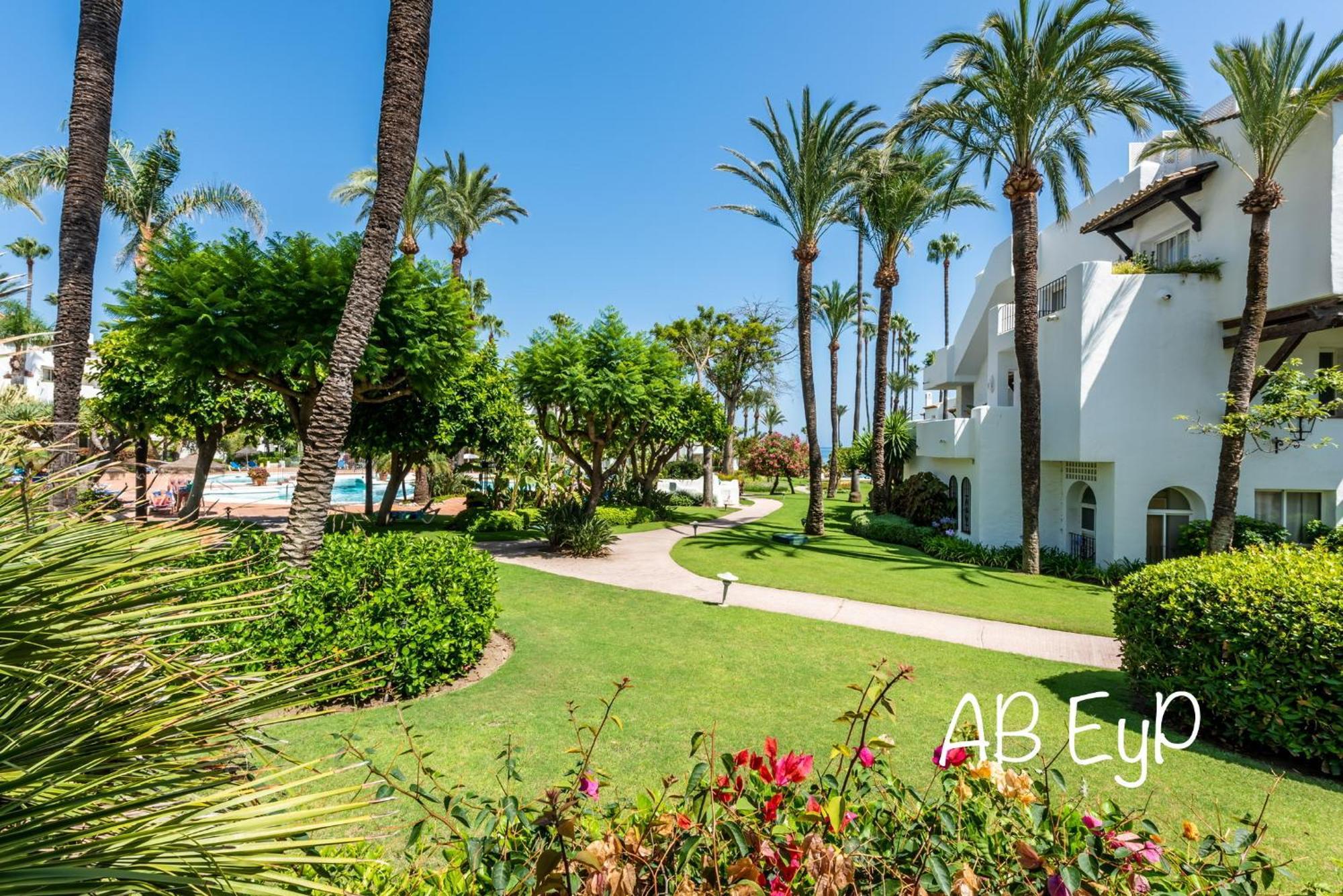 Alcazaba Beach Apartment Estepona Luaran gambar